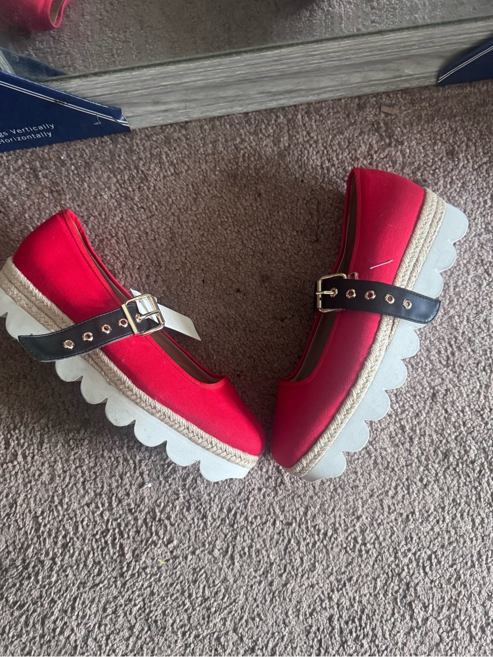 Anthropologie silent D Red Mary Jane Platform Flats with Scalloped Sole size 9